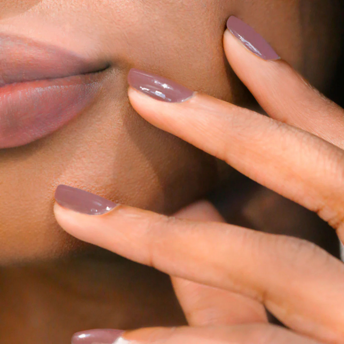 Vernis Green - Rose Mountbatten