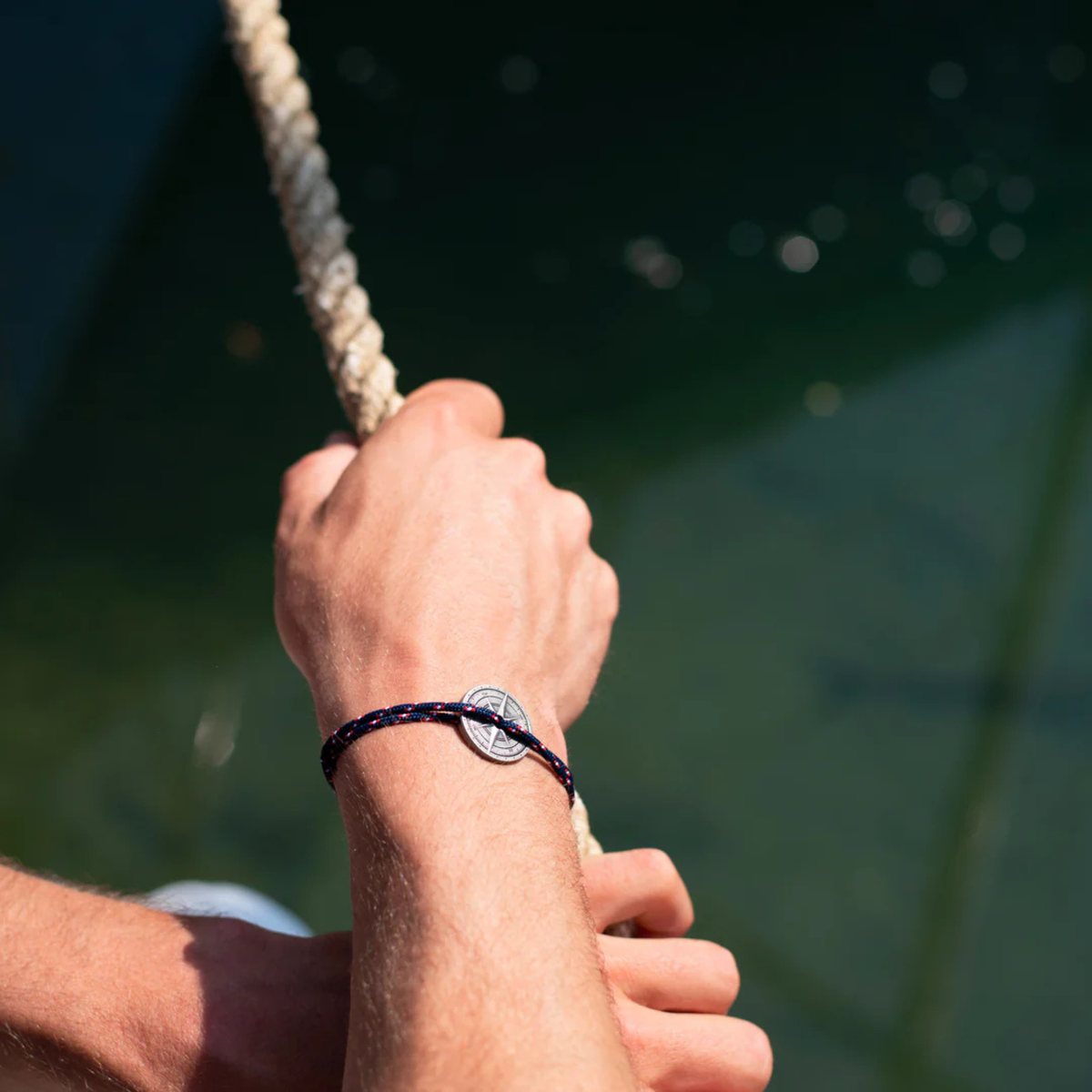 Bracelet Libeccio rose des vents argent vieilli - Bleu blanc rouge