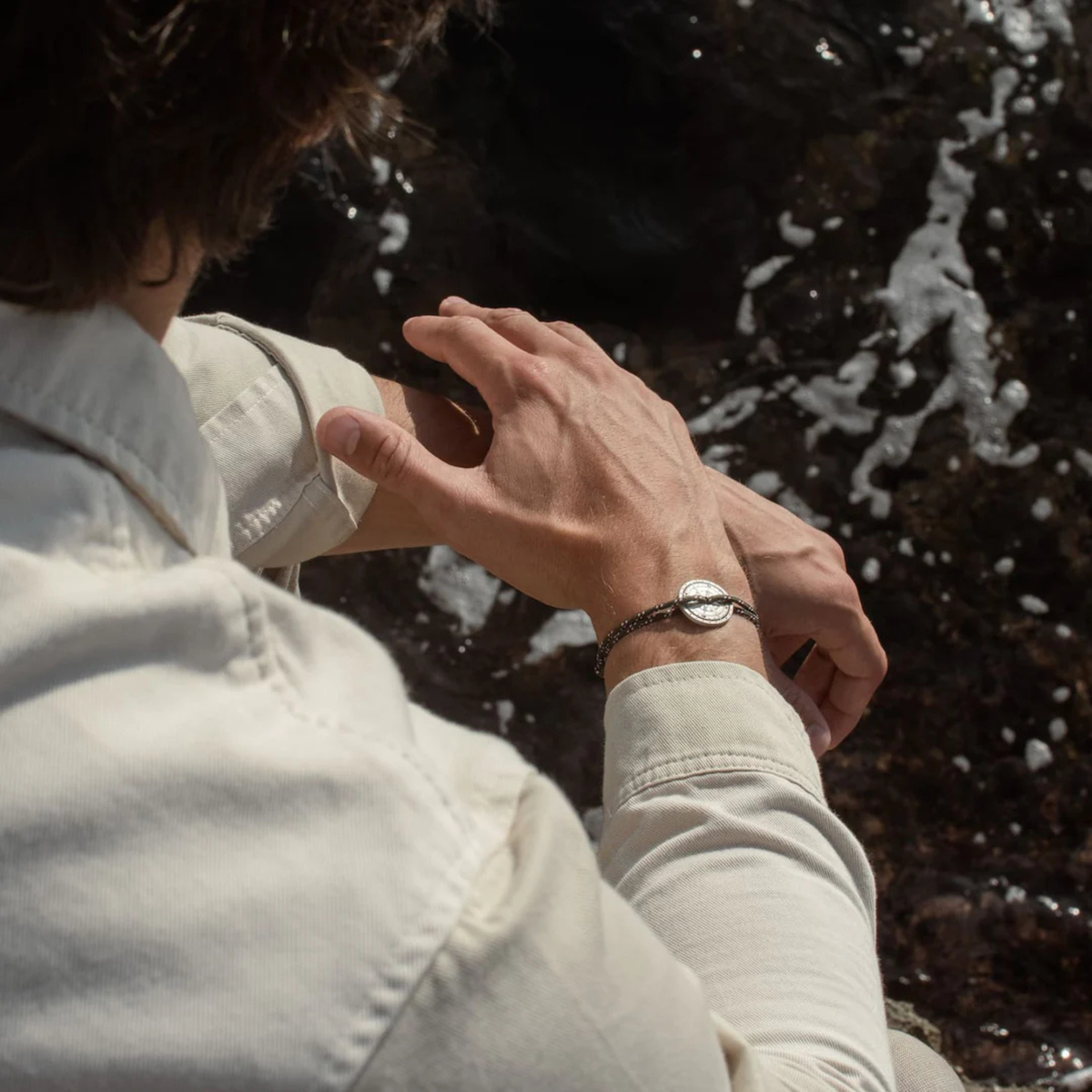 Bracelet Tramontane rose des vents argent vieilli - Kaki blanc rouge