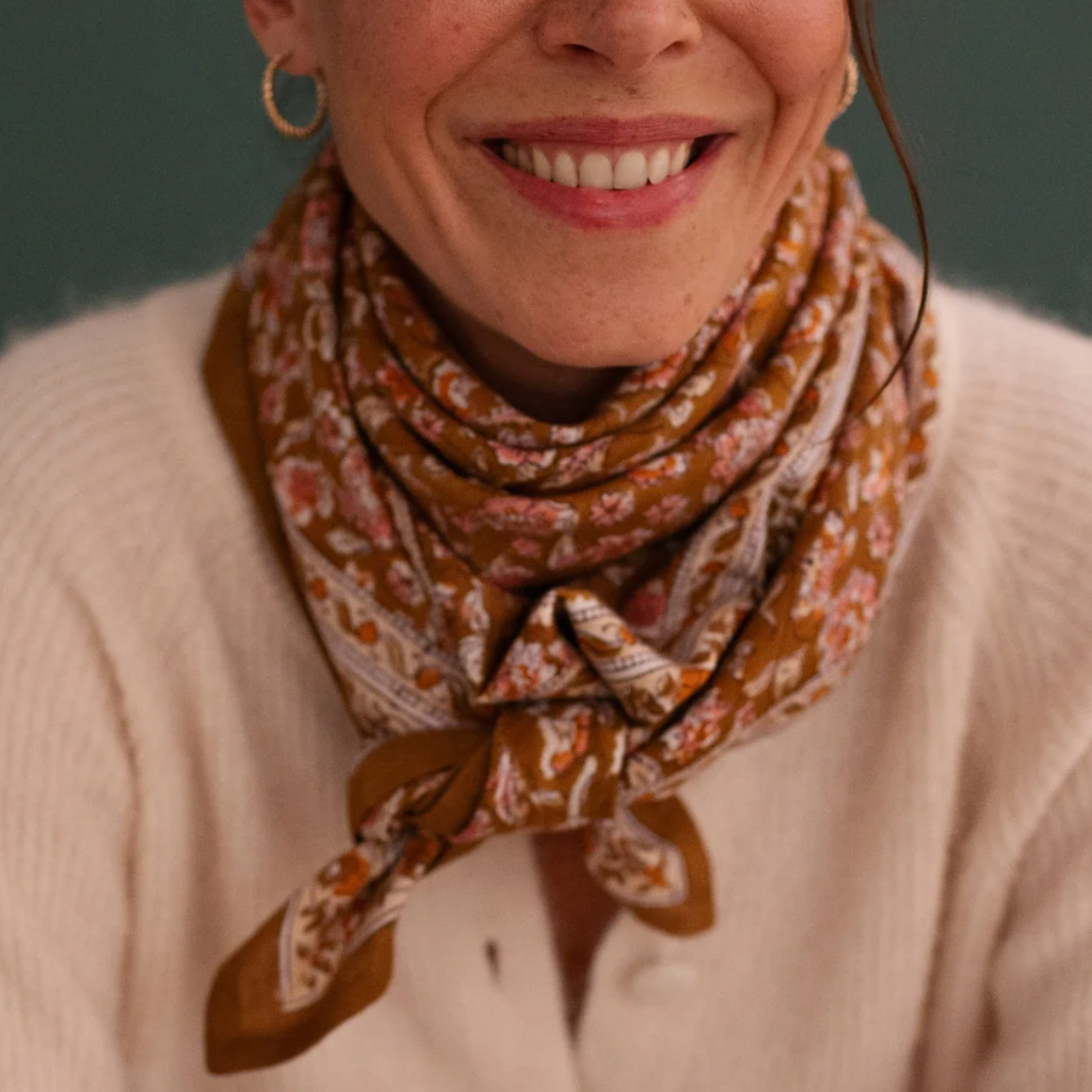Grand foulard fleuri - Edel Khaki