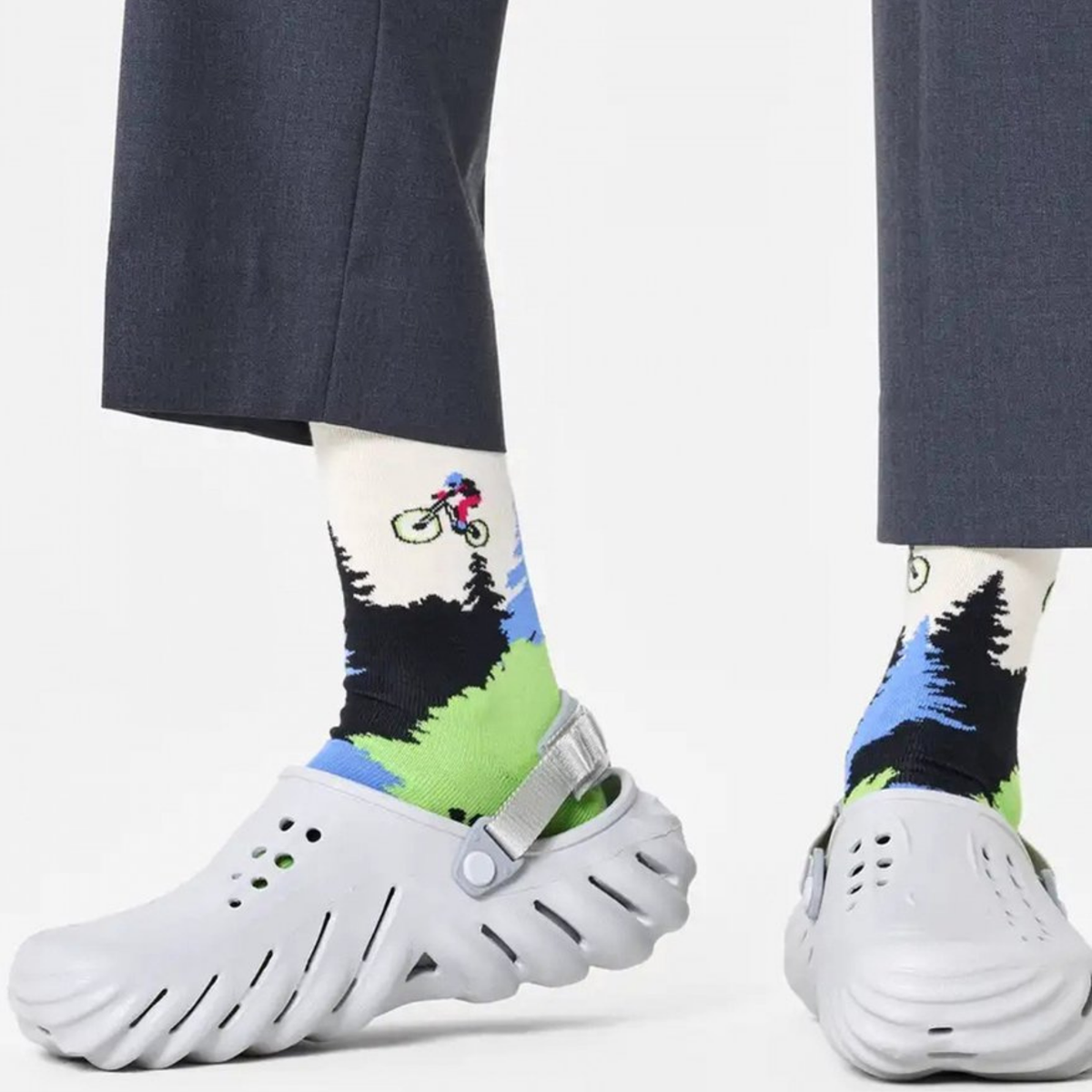 Chaussettes blanches - Vélo sur la Montage