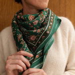 Grand foulard fleuri - Nesta Ivy