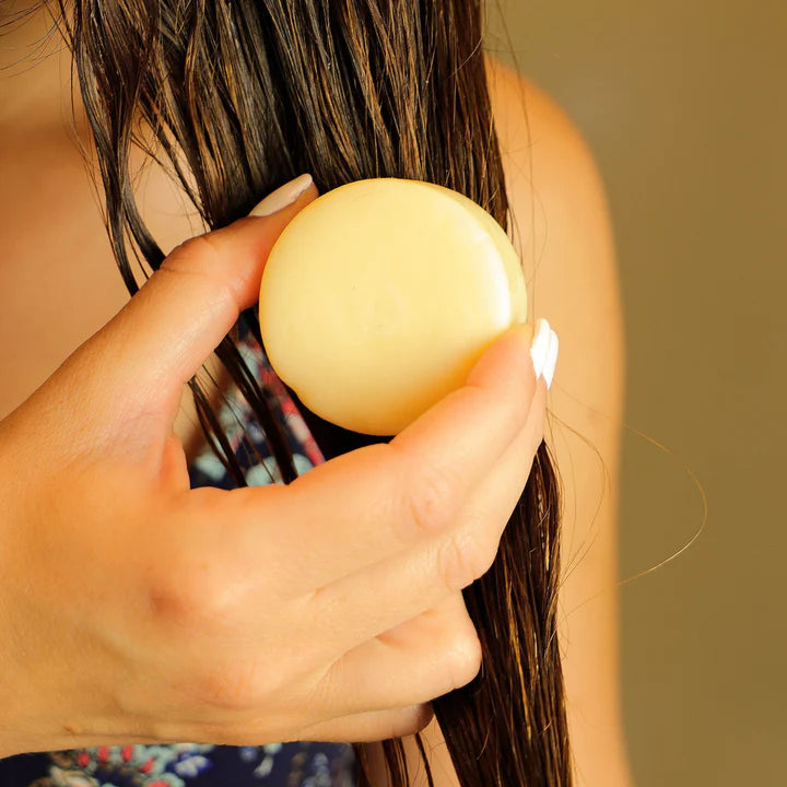 Soin cheveux solide à l'huile de prune - Pêche & Vanille